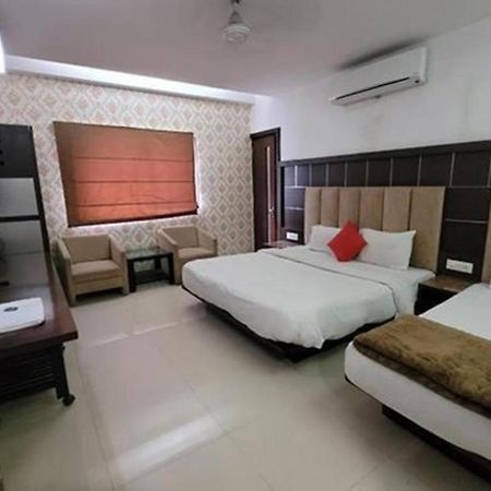 Fabhotel Prime Sapphire Regency Vadodara Exterior photo