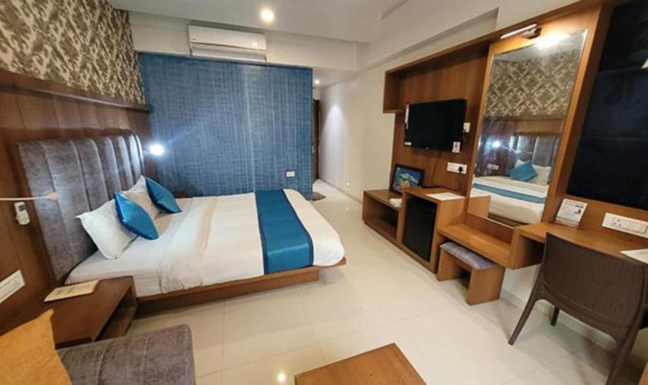 Fabhotel Prime Sapphire Regency Vadodara Exterior photo